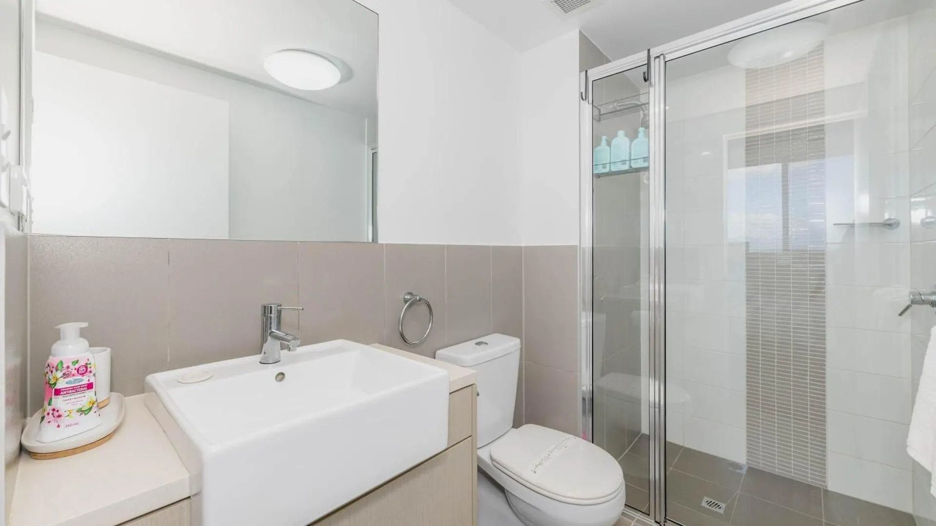 Home To Holiday At Holborn Apartments Townsville Australia