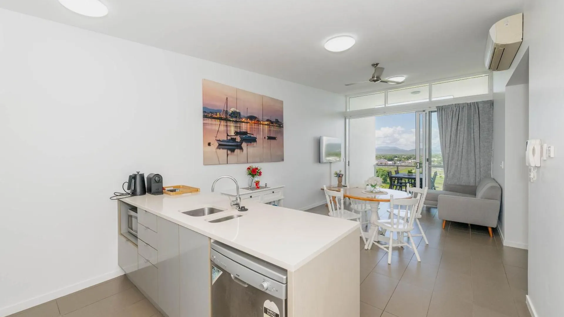 Home To Holiday At Holborn Apartments Townsville