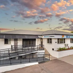 Hostel Seaside Townsville- Right Next To Coles, 2 Mins Walk To & Cbd- Passport Required